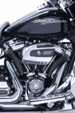 2017 Harley-Davidson<sup>®</sup> Street Glide<sup>®</sup> Special Vivid Black thumb 2