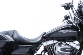 2015 Harley-Davidson<sup>®</sup> Street Glide<sup>®</sup> Special Vivid Black thumb 3