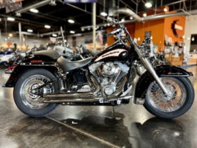 2006 Harley-Davidson® Heritage Softail® Classic Vivid Black thumb 3