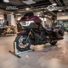 2025 Harley-Davidson® CVO™ Road Glide™ Poison Berry thumb 1