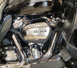 2021 Harley-Davidson® Tri Glide® Ultra Vivid Black thumb 0