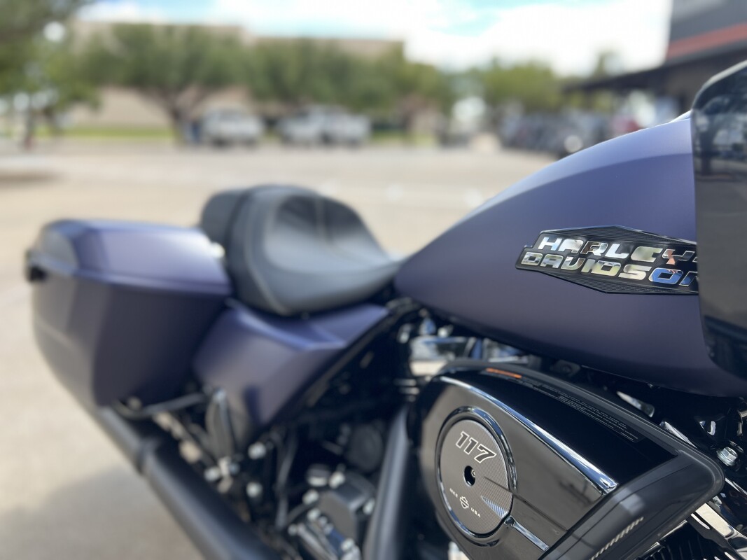 2025 Harley-Davidson Road Glide Purple Abyss Denim - Black Finish - Photo 9