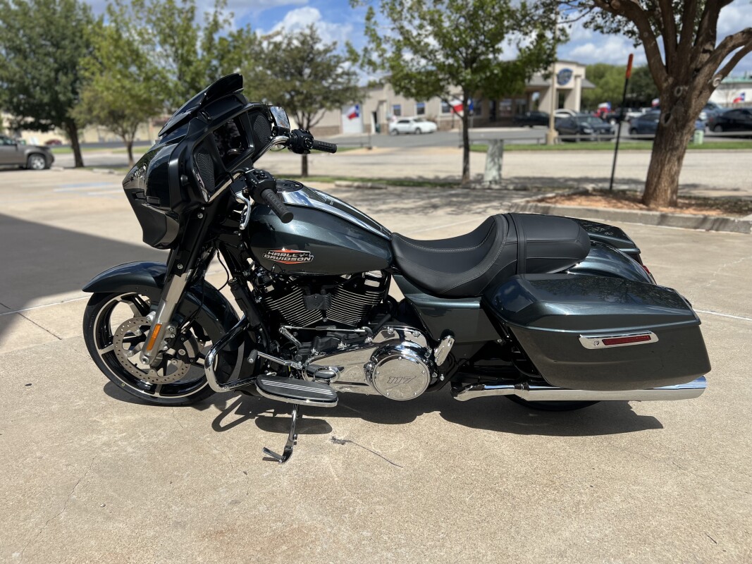 2025 Harley-Davidson Street Glide Iron Horse Metallic - Photo 5