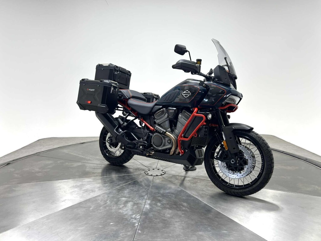 2025 Harley-Davidson RA1250SE CVO Pan America in Carbon Blue with 10 miles - Photo 2