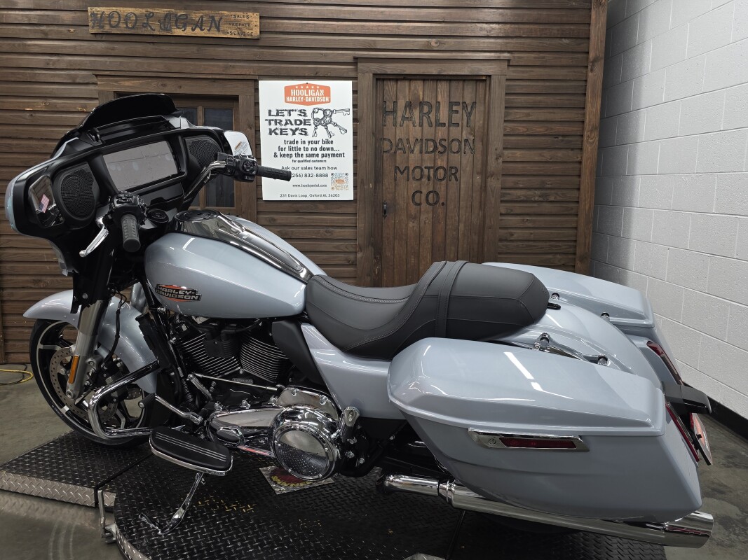 2025 Harley-Davidson Street Glide ATLAS SLV MTLIC/CHROME TRIM - Photo 4