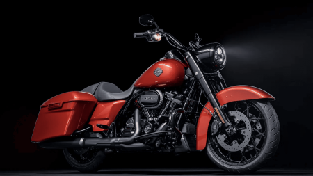 What the Blacked-Out Styling on 2025 Harley-Davidson® Road King® Special Says About You in Durham