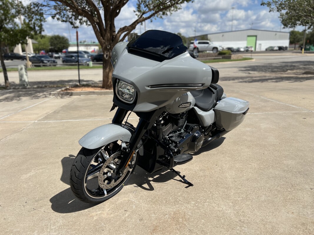 2025 Harley-Davidson Street Glide Billiard Gray - Black Finish - Photo 4