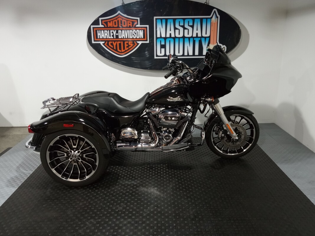 2023 Harley-Davidson Road Glide 3 - Vivid Black