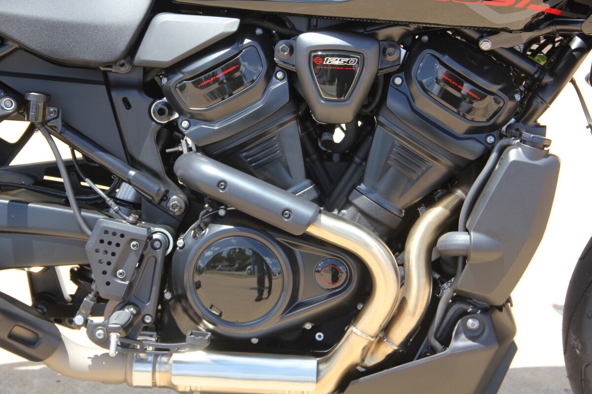 2025 Harley-Davidson Pan America 1250 ST Vivid Black - Photo 10