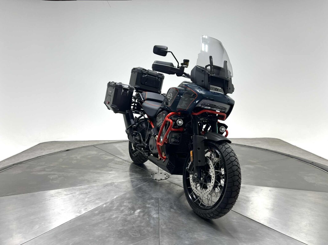 2025 Harley-Davidson RA1250SE CVO Pan America in Carbon Blue with 10 miles - Photo 3