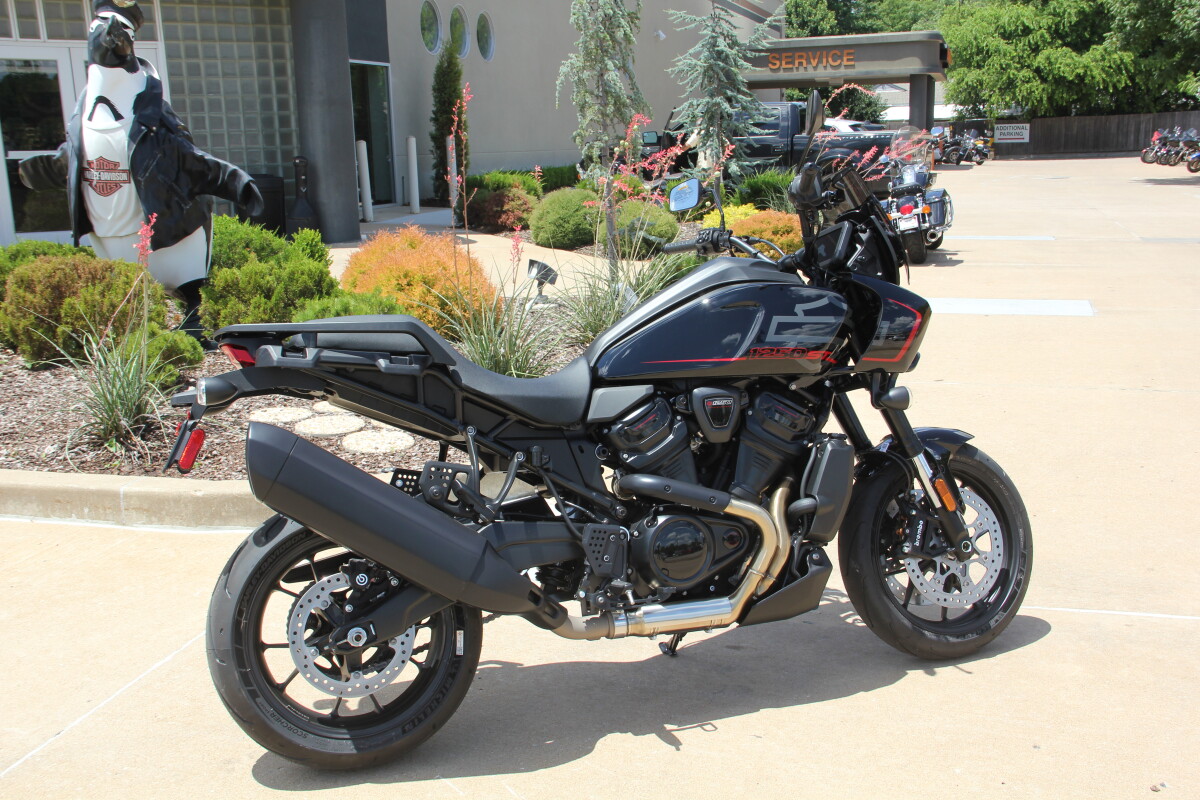 2025 Harley-Davidson Pan America 1250 ST Vivid Black - Photo 5