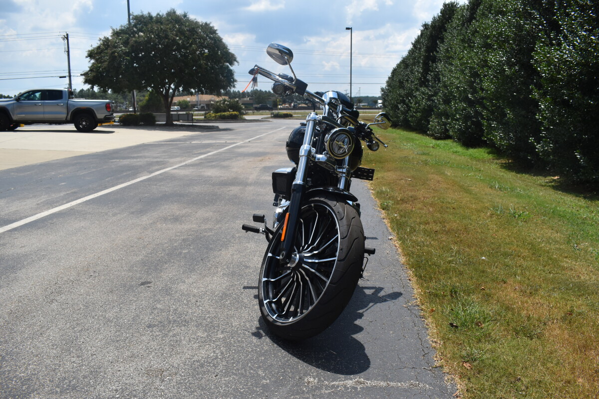 2025 Harley-Davidson Breakout - Photo 3