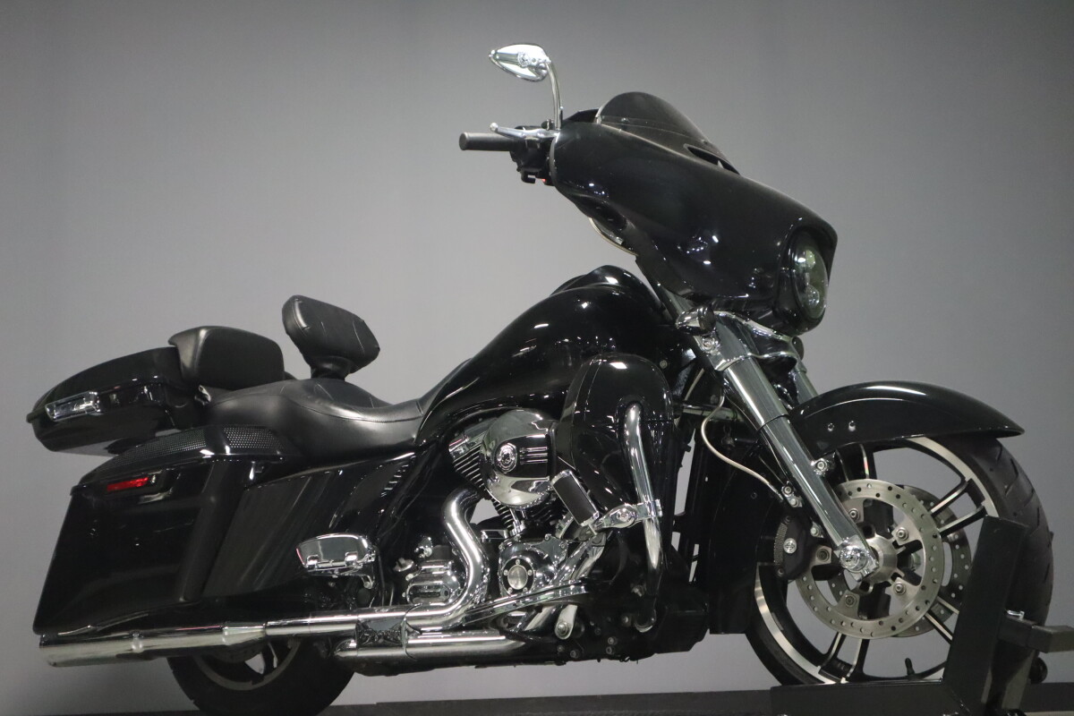 2015 Harley-Davidson Street Glide Special FLHXS - Photo 2