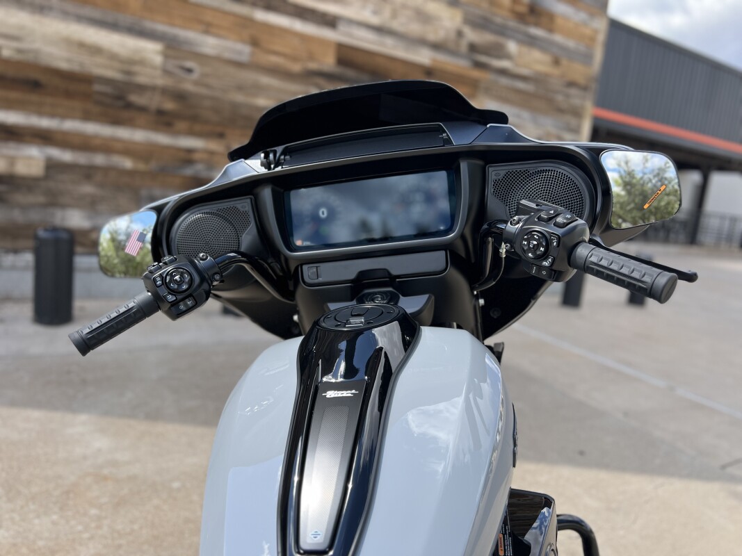 2025 Harley-Davidson Street Glide Billiard Gray - Black Finish - Photo 10