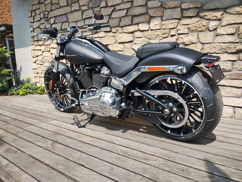 艶消しブラックのブレイクアウト限定販売いたします！ | Harley