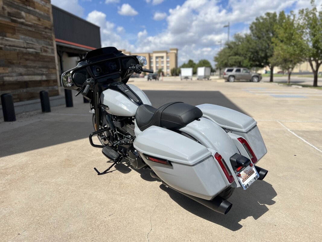 2025 Harley-Davidson Street Glide Billiard Gray - Black Finish - Photo 6