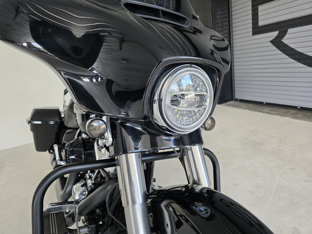 2017 Harley-Davidson Street Glide Special - Photo 10