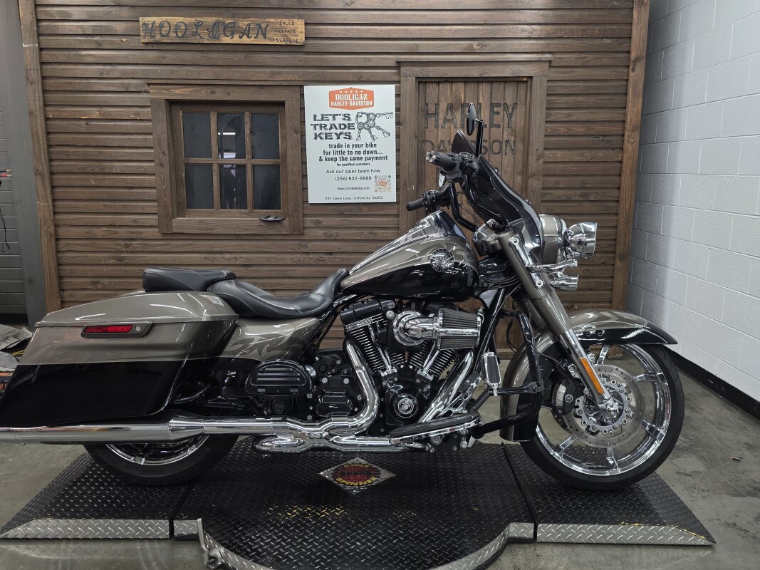 2014 Harley-Davidson CVO Road King TITANIUM/GALBLK W/ PINSTRIP