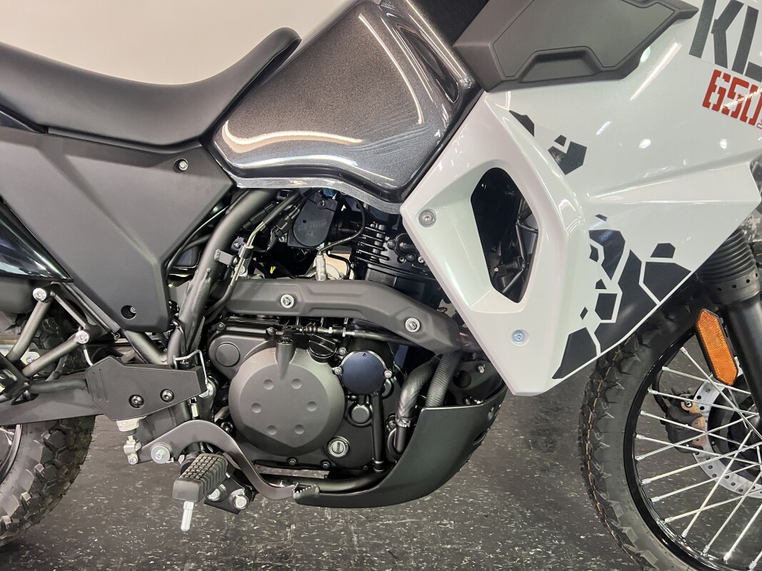 2025 Kawasaki KLR650 Pearl Crystal White/Metallic Carbon Gray KLR650 - Photo 4