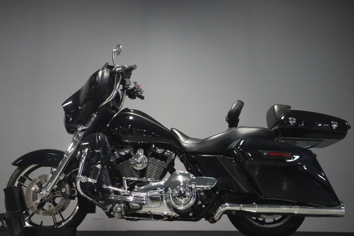 2015 Harley-Davidson Street Glide Special FLHXS - Photo 4