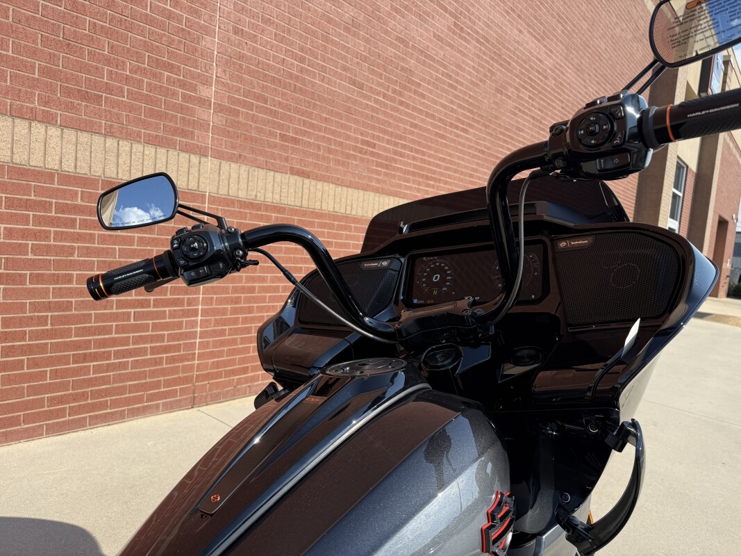 FLTRXSE 2025 CVO Road Glide - Photo 5