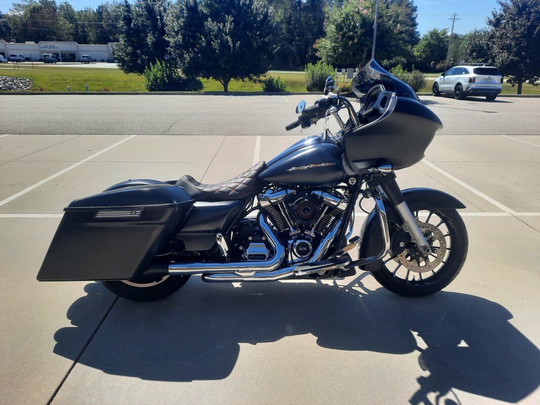 2017 Harley-Davidson Road Glide Special Black Denim - Photo 5