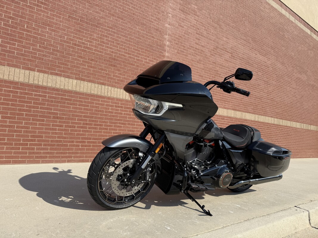 FLTRXSE 2025 CVO Road Glide - Photo 7
