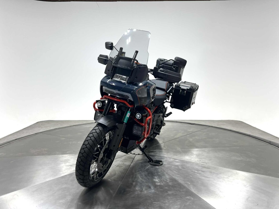 2025 Harley-Davidson RA1250SE CVO Pan America in Carbon Blue with 10 miles - Photo 5