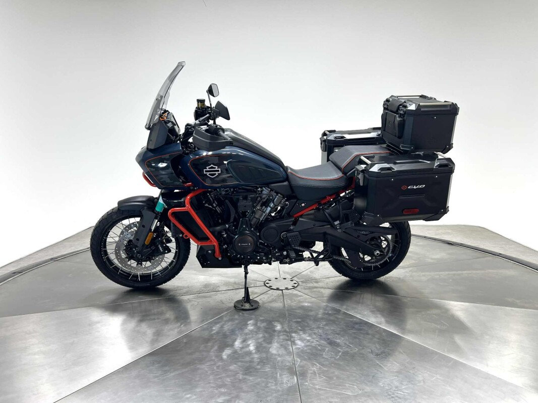 2025 Harley-Davidson RA1250SE CVO Pan America in Carbon Blue with 10 miles - Photo 7