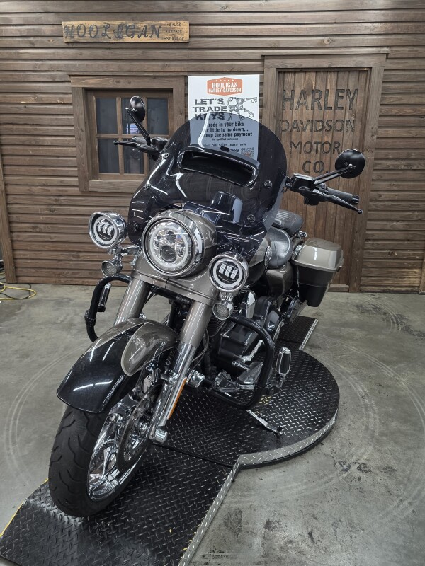 2014 Harley-Davidson CVO Road King TITANIUM/GALBLK W/ PINSTRIP - Photo 6