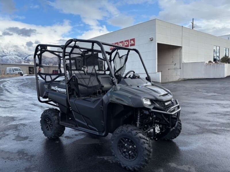 SXS700M4DS 2025 Pioneer 700-4 Deluxe
