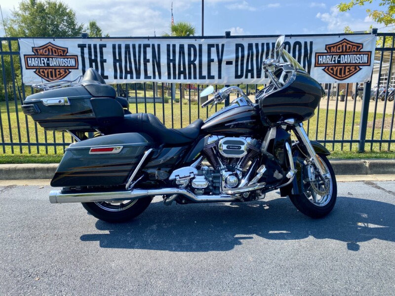 2016 Harley-Davidson® CVO™ Road Glide® Ultra Carbon Dust/Charcoal Slate