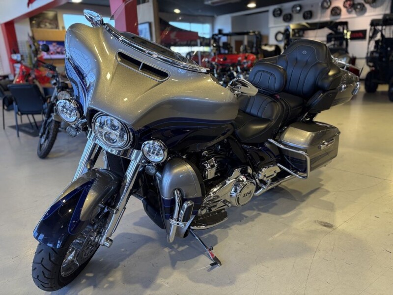 FLHTKSE 2017 CVO™ Limited