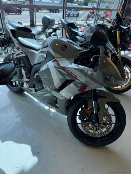 CBR600RAT 2026 CBR600RR ABS