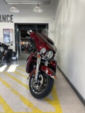 2016 Harley-Davidson® Ultra Limited Two-Tone Mysterious Red Sunglo/Velocity Red Sunglo thumb 2