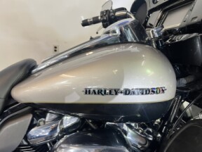 2018 Harley-Davidson® Ultra Limited Low Silver Fortune/Black Tempest FLHTKL thumb 3
