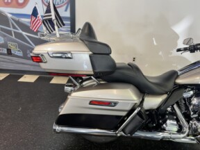 2018 Harley-Davidson® Ultra Limited Low Silver Fortune/Black Tempest FLHTKL thumb 0