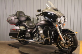 2014 Harley-Davidson® Ultra Limited FLHTK thumb 2
