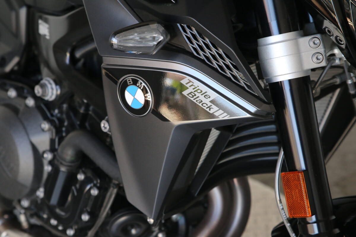 2025 BMW F 900 R - Photo 3