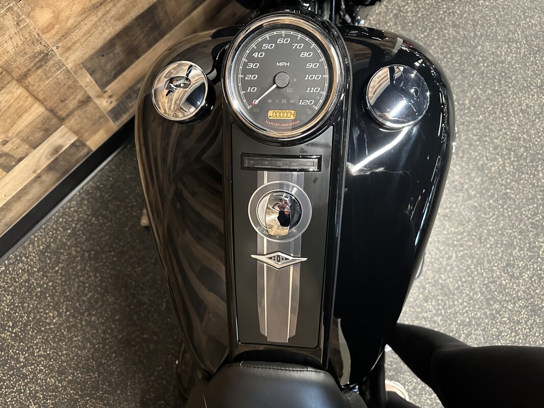 2025 Harley-Davidson Road King Special Vivid Black FLHRXS - Photo 9