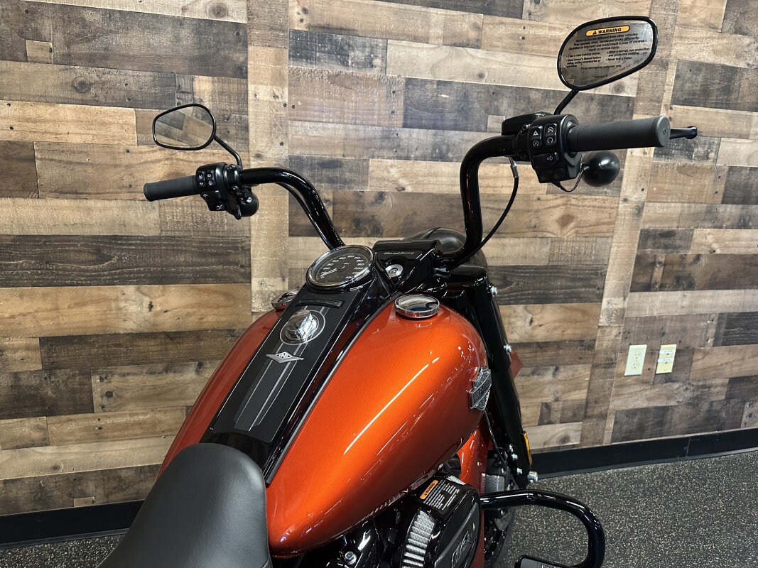 2025 Harley-Davidson Road King Special Whiskey Fire FLHRXS - Photo 8