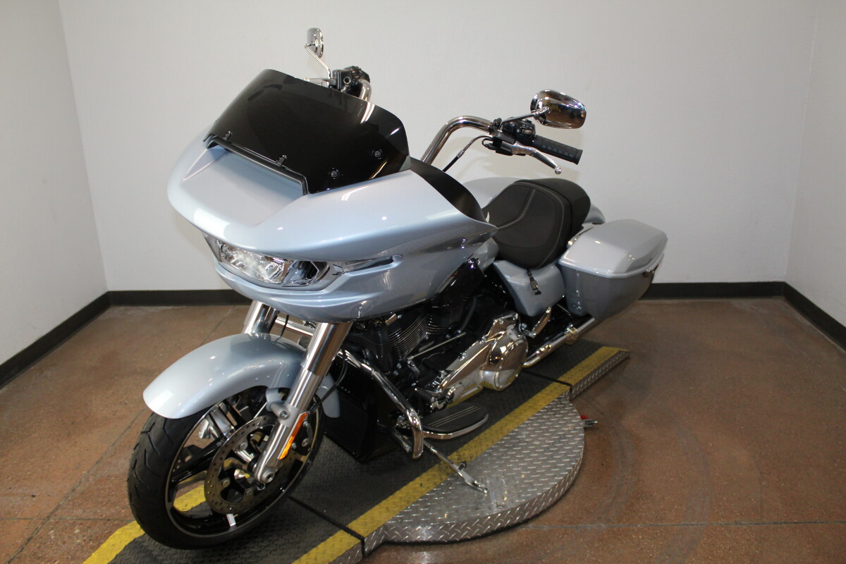Harley-Davidson Road Glide 2025 FLTRX 84646494 ATLAS SLV MTLIC - Photo 4
