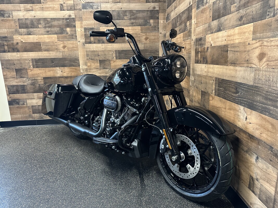 2025 Harley-Davidson Road King Special Vivid Black FLHRXS - Photo 3