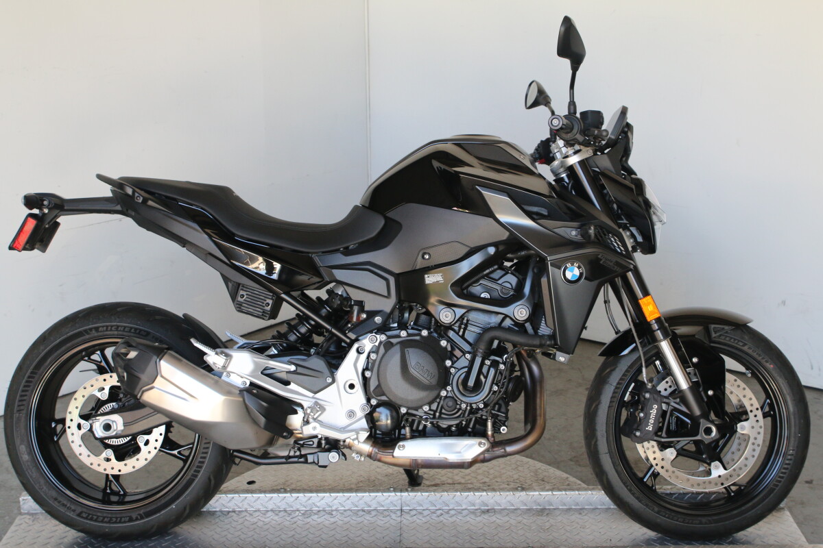 2025 BMW F 900 R