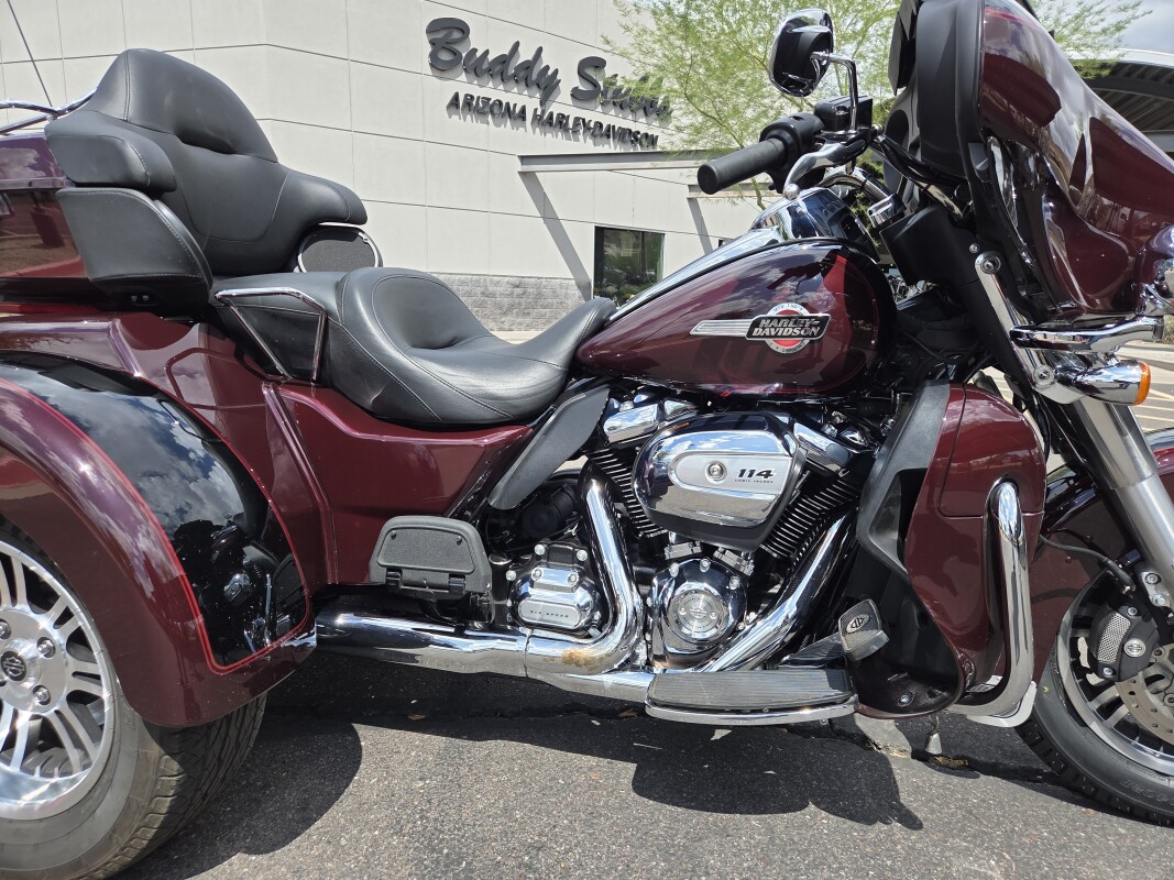 FLHTCUTG 2022 Tri Glide Ultra - Photo 2