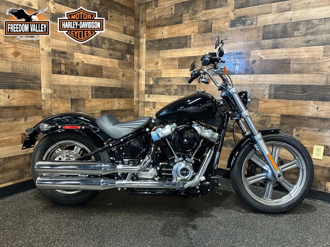 2022 Harley-Davidson Softail Standard Vivid Black FXST
