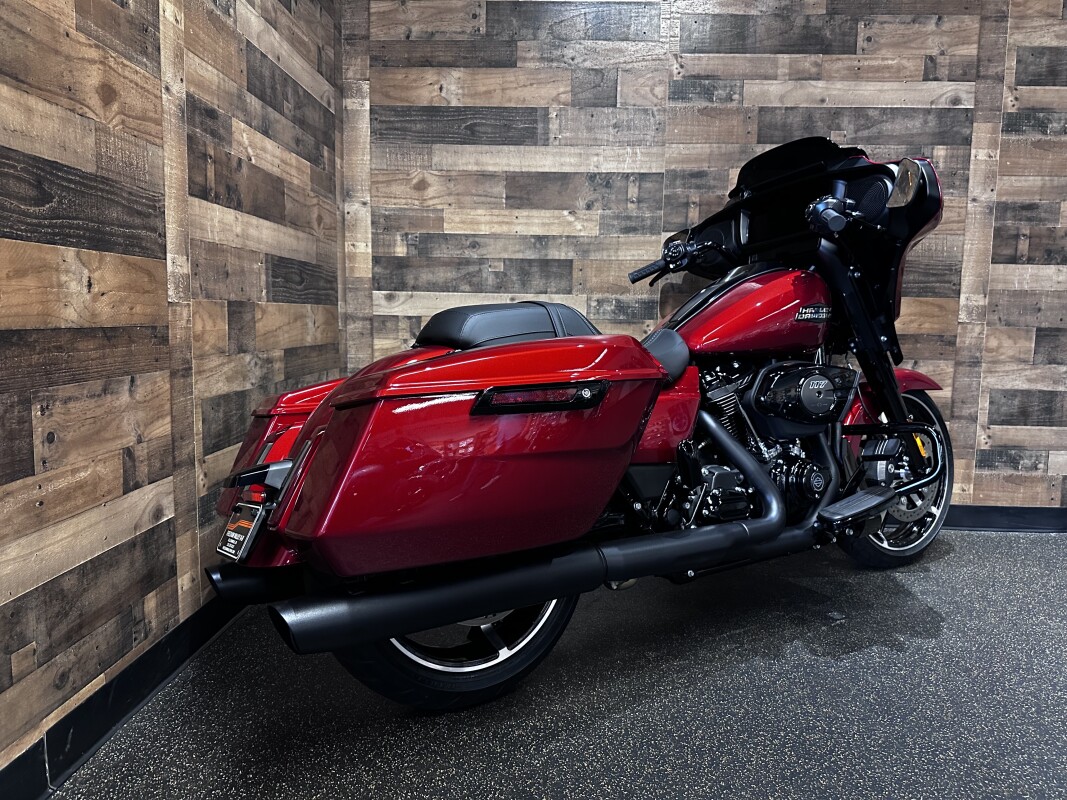 2025 Harley-Davidson Street Glide Brilliant Red - Black Finish FLHX - Photo 3