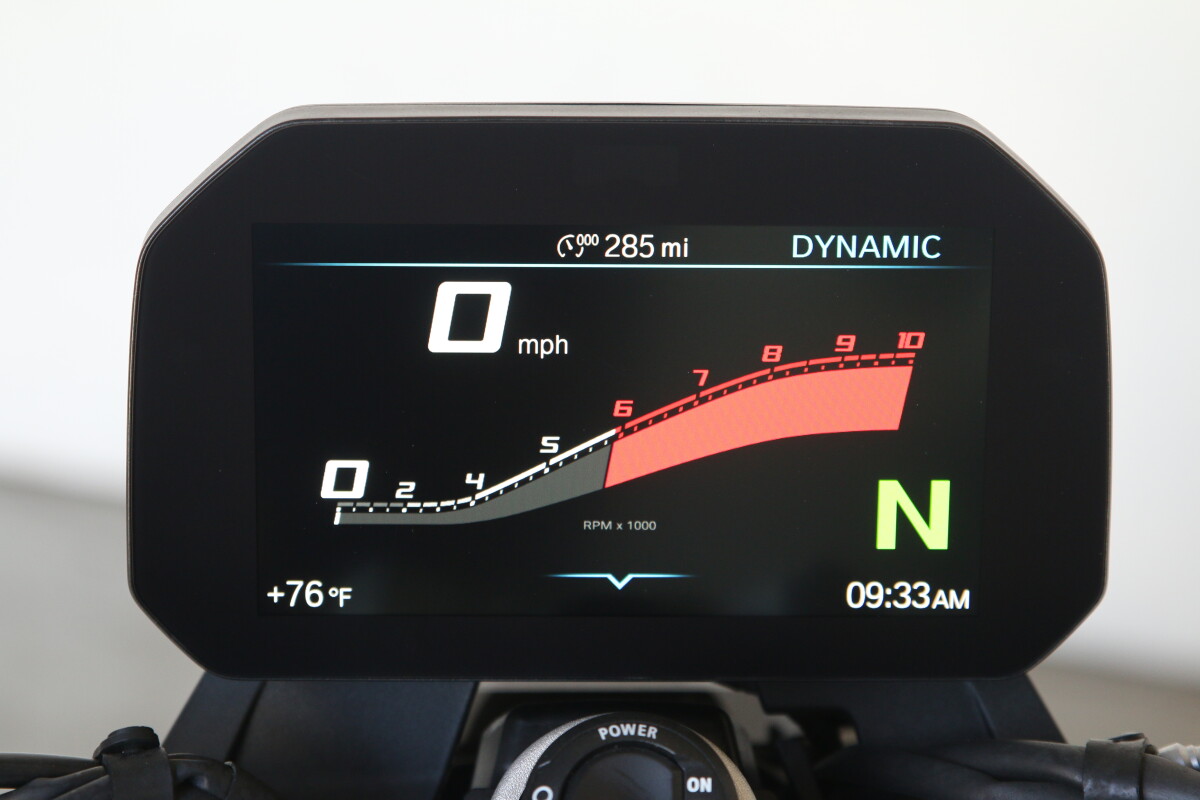 2025 BMW F 900 R - Photo 10