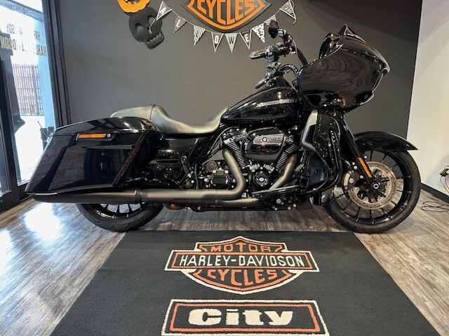 2024 Harley-Davidson® Road Glide™ Vivid Black | Harley-Davidson