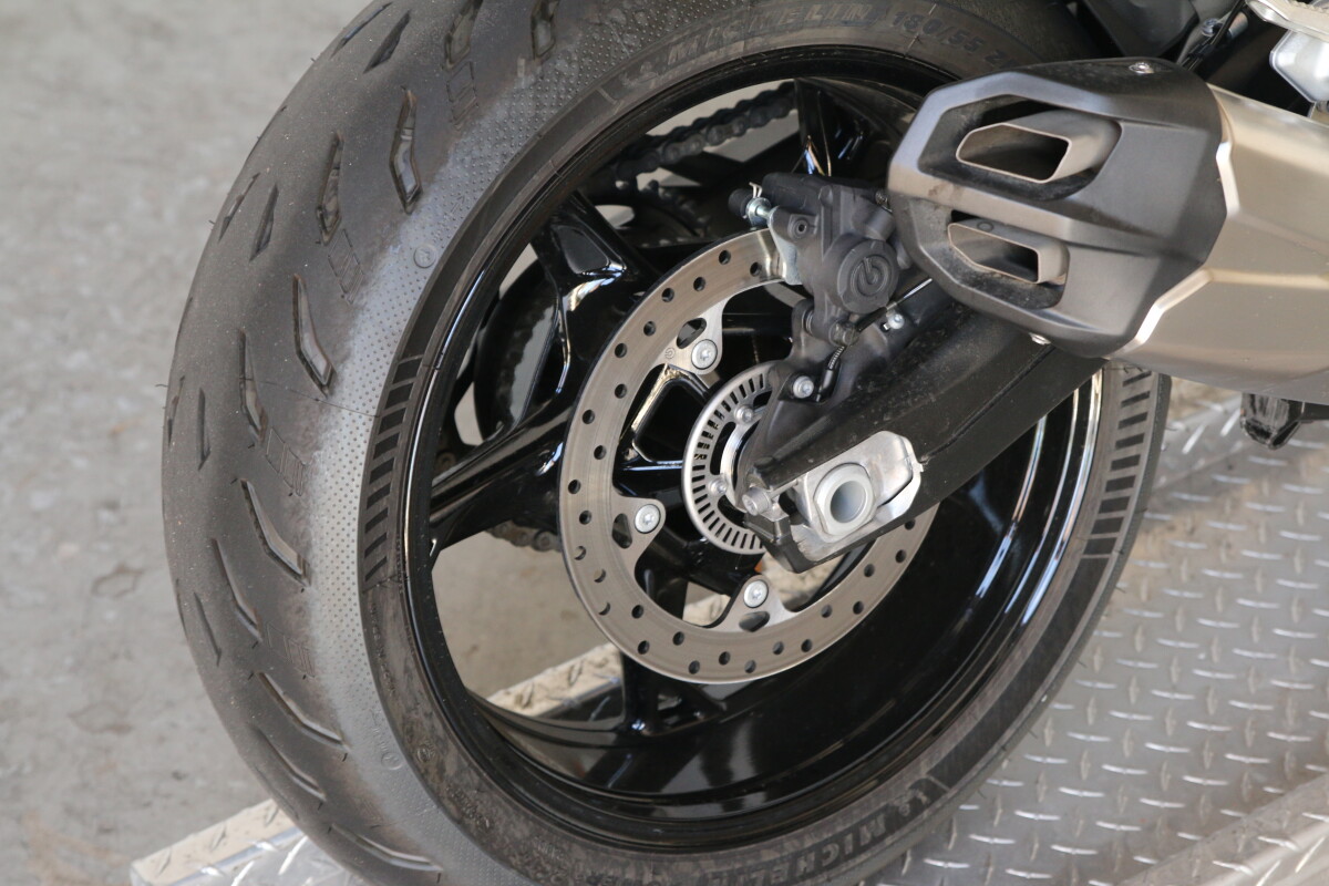 2025 BMW F 900 R - Photo 6